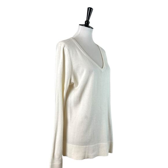 Roz & Ali Bundle of 2 V-neck Sweaters Black Cream Classic Soft Women’s Size XL - Picture 7 of 13